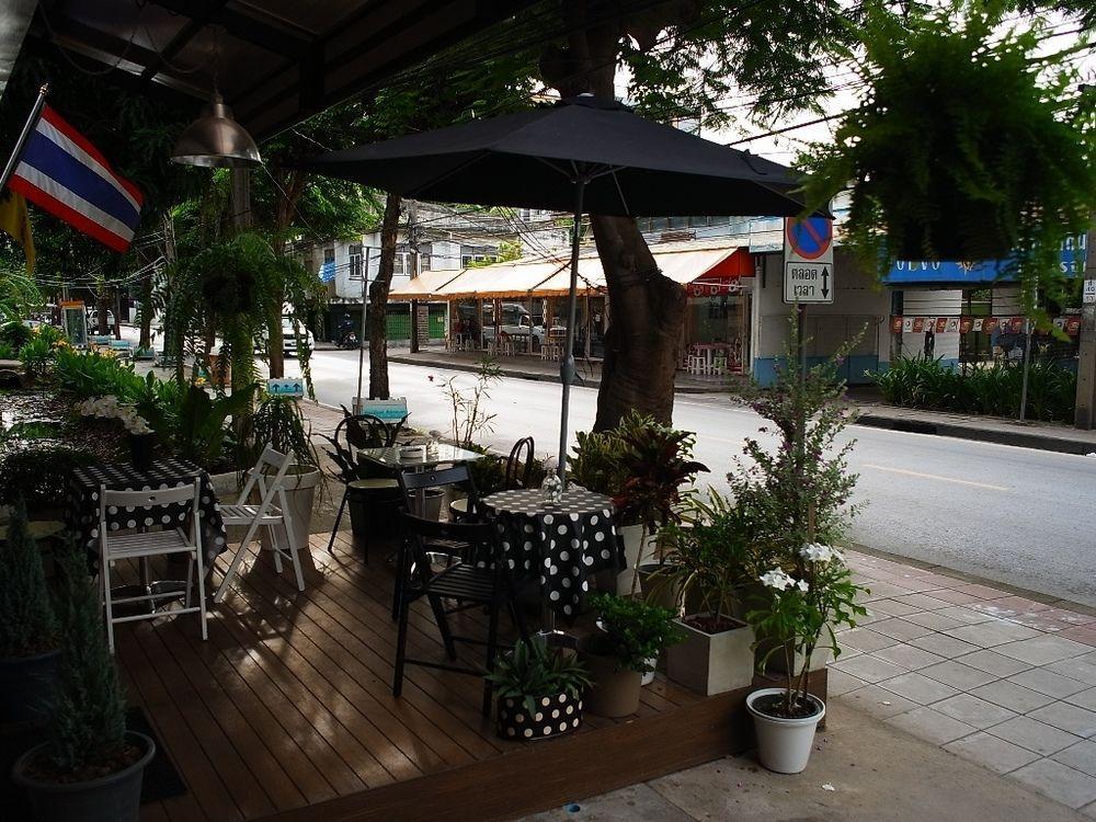 Vx The Fifty Hostel Bangkok Exterior foto